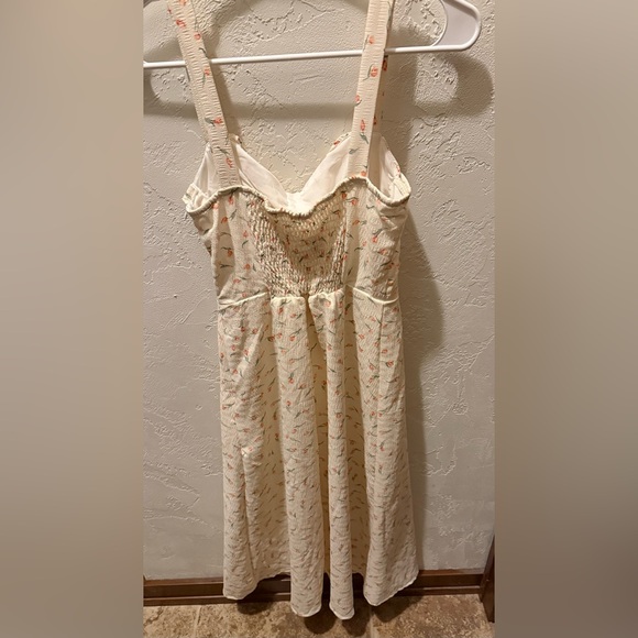 Women’s XS SHEIN Cream Dress - Picture 2 of 5